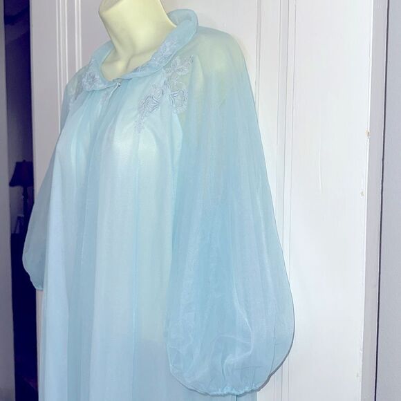 Vtg  60s Artemis Light Blue 2 layer semi sheer robe/ embroidery & puff sleeves - Picture 4 of 10